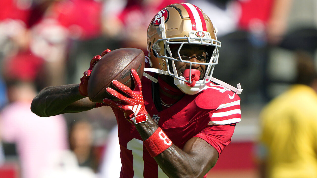 SANTA CLARA, CALIFORNIA - OCTOBER 20: Brandon Aiyuk #11 of the San Francisco 49ers warms up prior to the start of the game against the Kansas City Chiefs at Levi's Stadium on October 20, 2024 in Santa Clara, California.