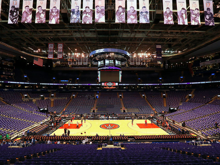 PHOTO: Raptors go all purple everything on throwback night | theScore.com