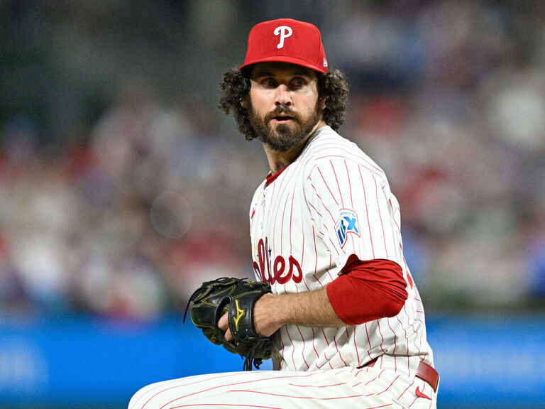 Angels add Romano, Pomeranz on 1-year deals