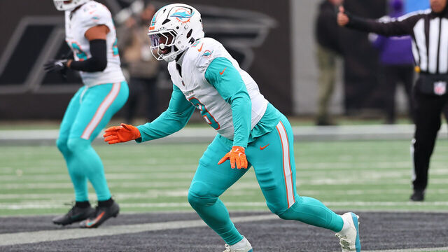 EAST RUTHERFORD, NJ - DECEMBER 07: Matthew Judon #8 of the Miami Dolphins rushes during the game against the New York Jets on December 7, 2025 at MetLife Stadium in East Rutherford, New Jersey.
