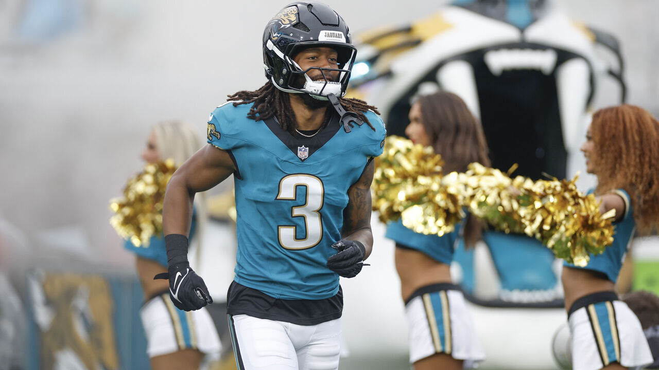 JACKSONVILLE, FL - DECEMBER 07: Jacksonville Jaguars wide receiver Jakobi Meyers (3) before the game between the Jacksonville Jaguars and the Indianapolis Colts on December 7, 2025 at EverBank Stadium in Jacksonville, Fl.