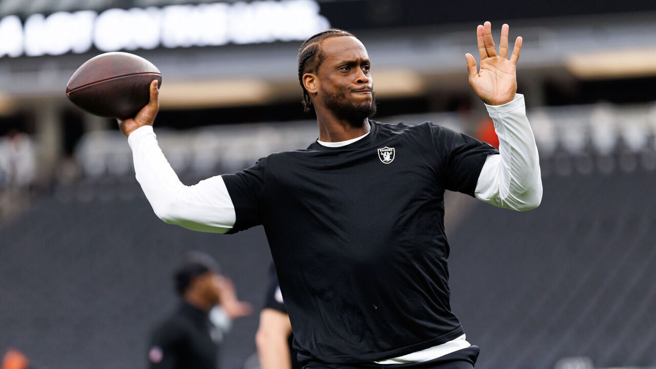 LAS VEGAS, NEVADA - DECEMBER 7: Geno Smith #7 of the Las Vegas Raiders warms up prior to an NFL football game against the Denver Broncos at Allegiant Stadium on December 07, 2025 in Las Vegas, Nevada.