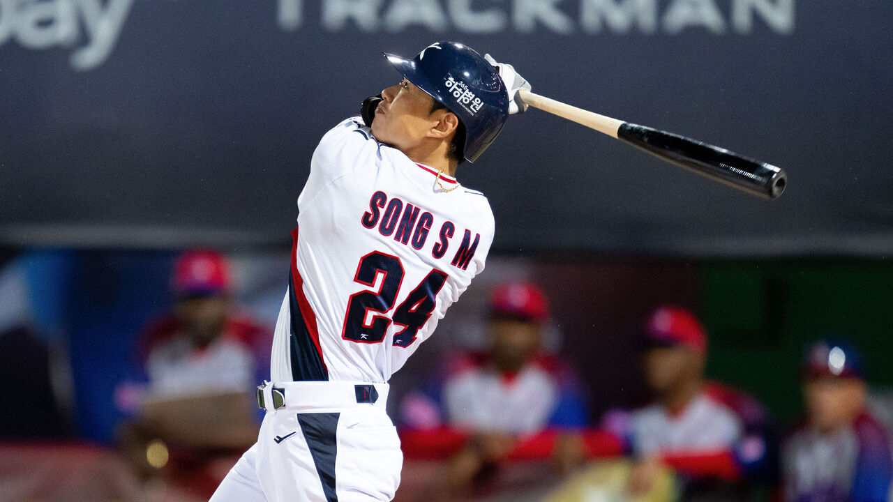 TAIPEI, TAIWAN - NOVEMBER 14: Sung Mun Song #24 of South Korea bats during the WBSC Premier12 Opening Round Group B game between Cuba and South Korea at Taipei Tianmu Baseball Stadium on November 14, 2024 in Taipei, Taiwan.