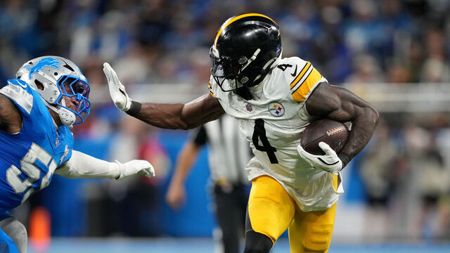 DETROIT, MICHIGAN - DECEMBER 21: DK Metcalf #4 of the Pittsburgh Steelers runs with the ball during the fourth quarter against the Detroit Lions at Ford Field on December 21, 2025 in Detroit, Michigan.