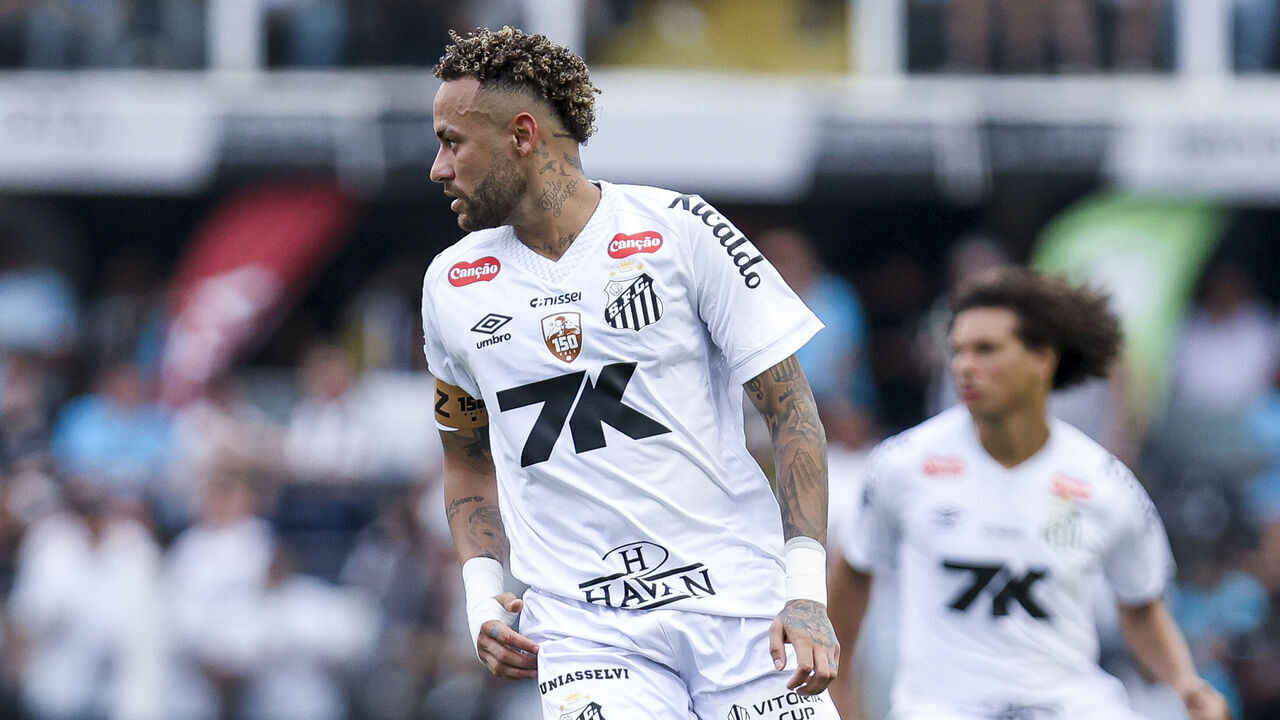 SANTOS, BRAZIL - DECEMBER 7: Neymar Junior of Santos looks on during the Brasileirao 2025 match between Santos and Cruzeiro at Urbano Caldeira Stadium (Vila Belmiro) on December 7, 2025 in Santos, Brazil.