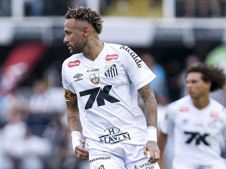 Neymar unterzieht sich einer kleinen Knieoperation und hofft weiterhin auf ...