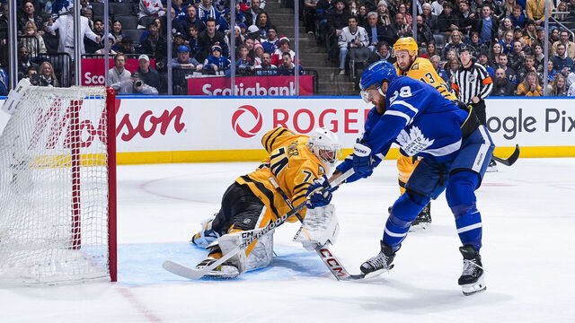 TORONTO, CANADA - DECEMBER 23: William Nylander #88 of the Toronto Maple Leafs scores a goal against Stuart Skinner #74 of the Pittsburgh Penguins during the first period at the Scotiabank Arena on December 23, 2025 in Toronto, Ontario, Canada.