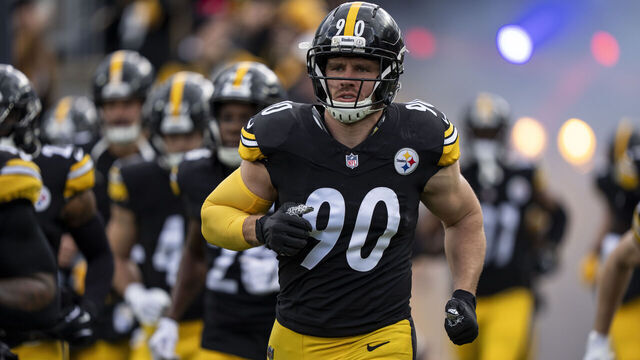 PITTSBURGH, PENNSYLVANIA - NOVEMBER 16: T.J. Watt #90 of the Pittsburgh Steelers takes the field during an NFL football game against the Cincinnati Bengals at Acrisure Stadium on November 16, 2025 in Pittsburgh, Pennsylvania.