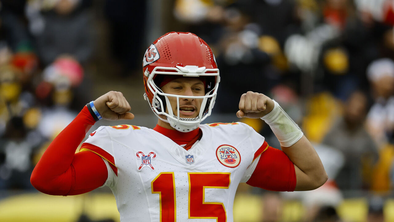 PITTSBURGH, PA - DECEMBER 25: Patrick Mahomes #15 of the Kansas City Chiefs in action against the Pittsburgh Steelers on December 25, 2024 at Acrisure Stadium in Pittsburgh, Pennsylvania.