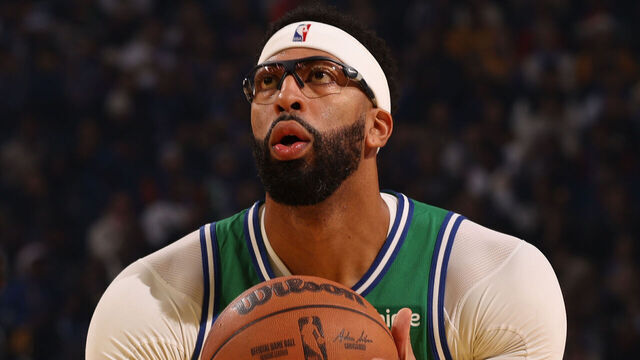 SAN FRANCISCO, CA - DECEMBER 25: Anthony Davis #3 of the Dallas Mavericks shoots a free throw during the game against the Golden State Warriors on December 25, 2025 at Chase Center in San Francisco, California. NOTE TO USER: User expressly acknowledges and agrees that, by downloading and or using this photograph, user is consenting to the terms and conditions of Getty Images License Agreement. Mandatory Copyright Notice: Copyright 2025 NBAE