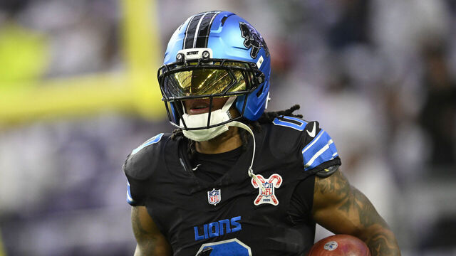MINNEAPOLIS, MINNESOTA - DECEMBER 25: Jahmyr Gibbs #0 of the Detroit Lions warms up prior to the game against the Minnesota Vikings at U.S. Bank Stadium on December 25, 2025 in Minneapolis, Minnesota.