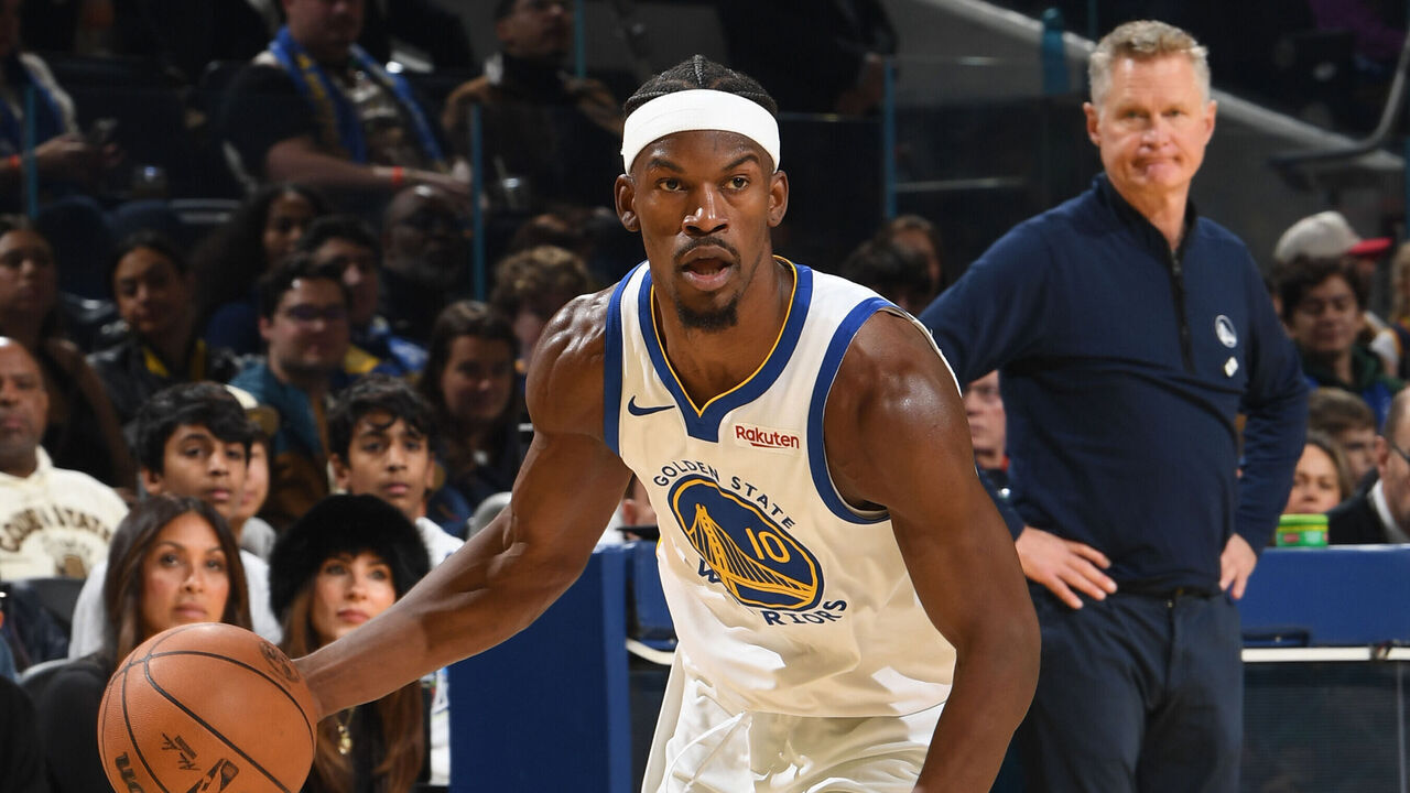 SAN FRANCISCO, CA - DECEMBER 25: Jimmy Butler III #10 of the Golden State Warriors handles the ball during the game against the Dallas Mavericks on December 25, 2025 at Chase Center in San Francisco, California. NOTE TO USER: User expressly acknowledges and agrees that, by downloading and or using this photograph, user is consenting to the terms and conditions of Getty Images License Agreement. Mandatory Copyright Notice: Copyright 2025 NBAE