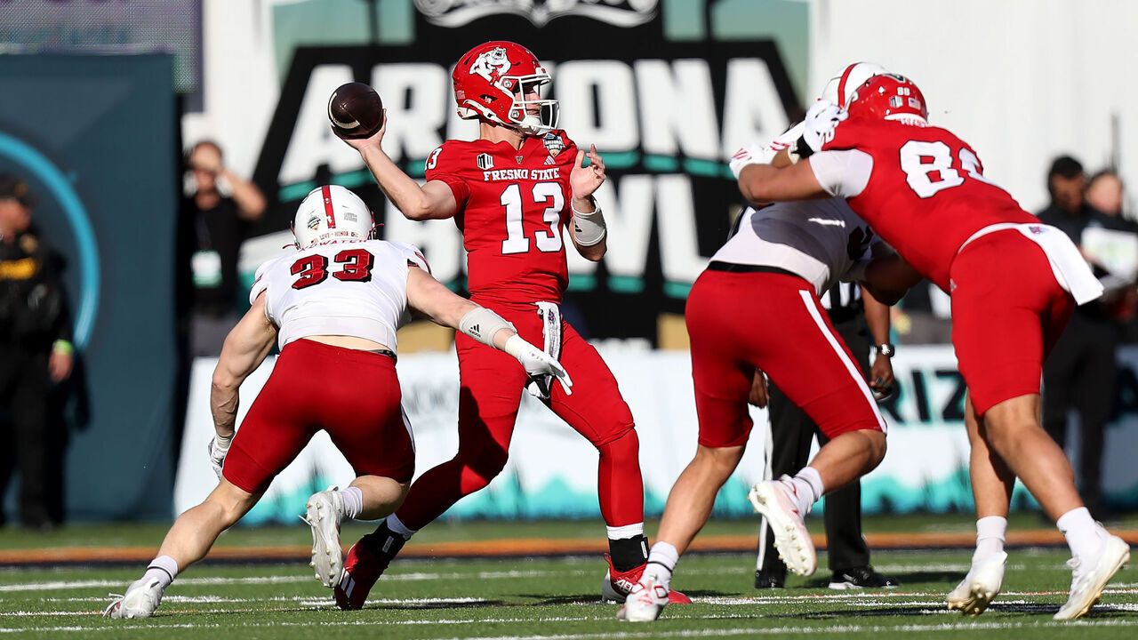 TUCSON , AZ - DECEMBER 27: Fresno State Bulldogs quarterback E.J. Warner (13) during the first half of the Snoop Dogg Arizona Bowl between the Miami Redhawks and the Fresno State Bulldogs on December 27, 2025, at Casino Del Sol Stadium in Tucson, AZ.