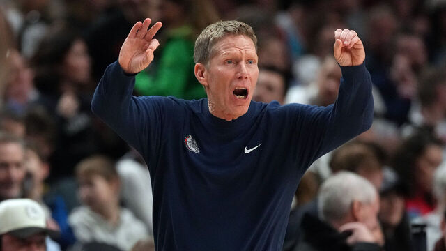 PORTLAND, OREGON - DECEMBER 21: Head coach Mark Few of the Gonzaga Bulldogs gives direction to his team during the first half against the Oregon Ducks at Moda Center on December 21, 2025 in Portland, Oregon.