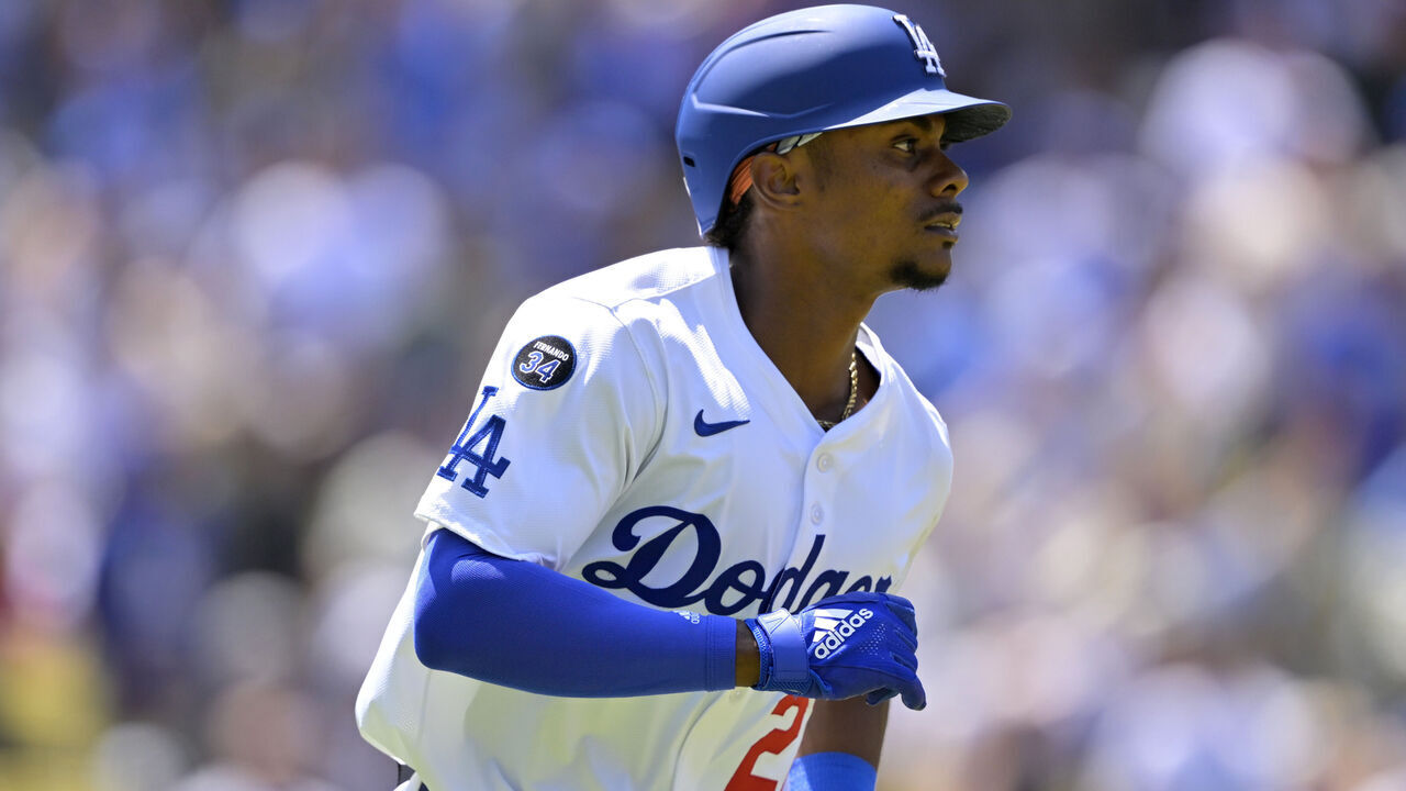 LOS ANGELES, CALIFORNIA - JULY 20: Esteury Ruiz #27 of the Los Angeles Dodgers runs the bases after a solo home run against the Milwaukee Brewers at Dodger Stadium on July 20, 2025 in Los Angeles, California.