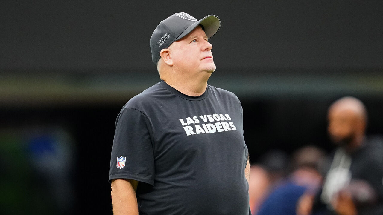 LAS VEGAS, NEVADA - SEPTEMBER 28: Offensive coordinator Chip Kelly looks on before a game against the Chicago Bears at Allegiant Stadium on September 28, 2025 in Las Vegas, Nevada.