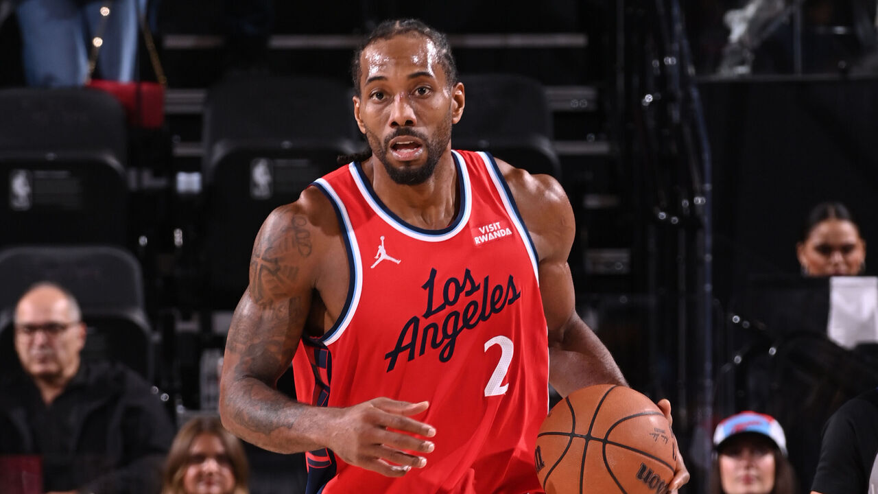 INGLEWOOD, CA - JANUARY 1: Kawhi Leonard #2 of the LA Clippers dribbles the ball during the game against the Utah Jazz on January 1, 2026 at Intuit Dome in Los Angeles, California. NOTE TO USER: User expressly acknowledges and agrees that, by downloading and/or using this Photograph, user is consenting to the terms and conditions of the Getty Images License Agreement. Mandatory Copyright Notice: Copyright 2026 NBAE