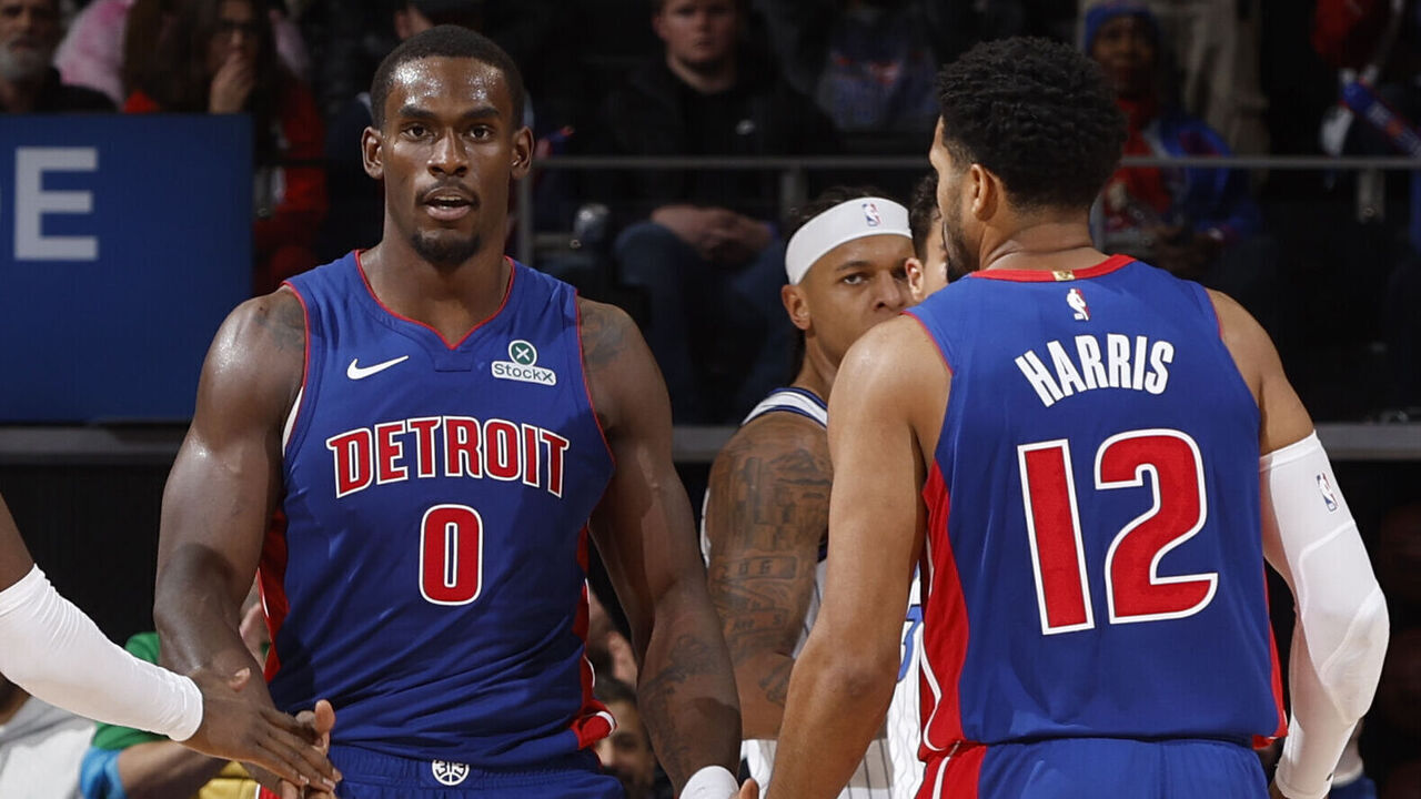 DETROIT, MI - OCTOBER 29: Jalen Duren #0, Tobias Harris #12, Caris LeVert #8, and Javonte Green #31 of the Detroit Pistons high five during the game against the Orlando Magic on October 29, 2025 at Little Caesars Arena in Detroit, Michigan. NOTE TO USER: User expressly acknowledges and agrees that, by downloading and/or using this photograph, User is consenting to the terms and conditions of the Getty Images License Agreement. Mandatory Copyright Notice: Copyright 2025 NBAE