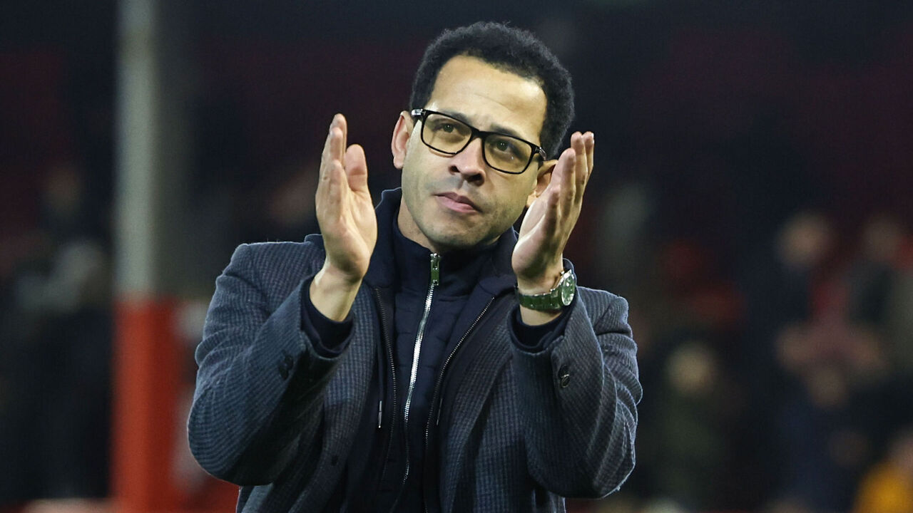 ABERDEEN, SCOTLAND - DECEMBER 11: RC Strasbourg Head Coach Liam Rosenior celebrates his side's 1-0 victory during a UEFA Conference League 2025/26 League Phase MD5 match between Aberdeen and RC Strasbourg at Pittodrie Stadium, on December 11, 2025, in Aberdeen, Scotland.