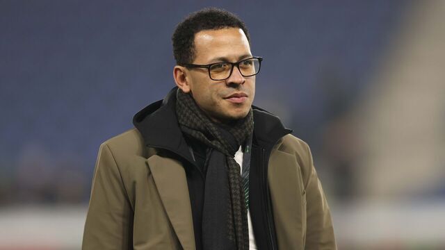 STRASBOURG, FRANCE - NOVEMBER 27: Liam Rosenior Manager of Strasbourg on a pre match pitch walk ahead of the UEFA Conference League 2025/26 League Phase MD4 match between Racing Club de Strasbourg Alsace and Crystal Palace FC at Stade de la Meinau on November 27, 2025 in Strasbourg, France.