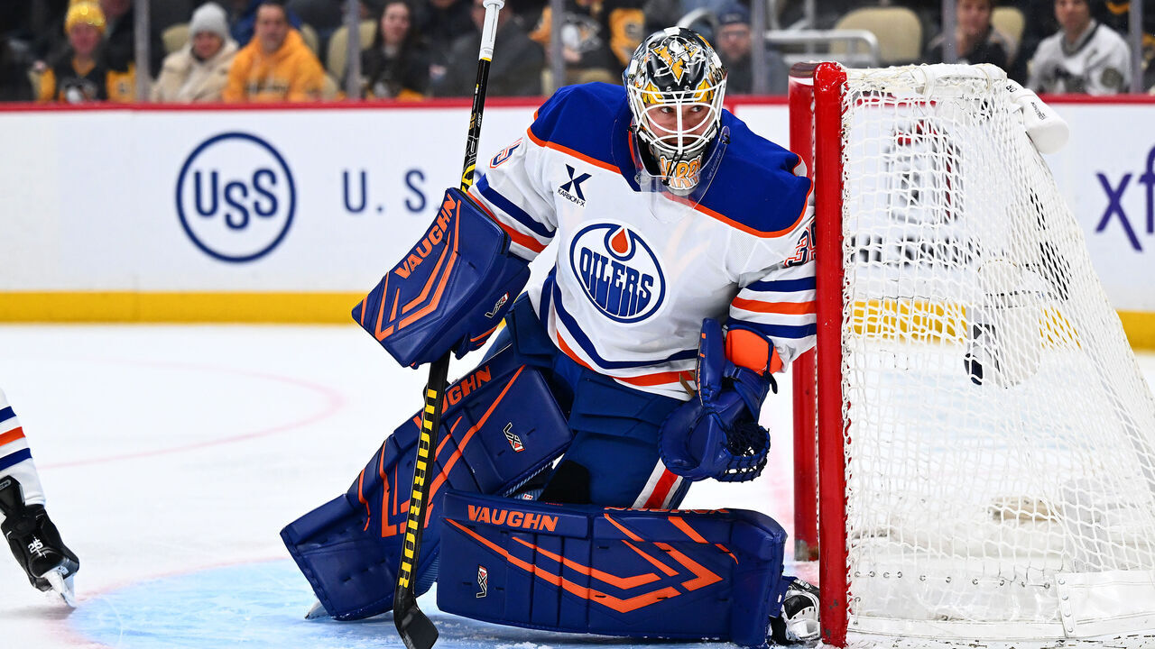 PITTSBURGH, PA - DECEMBER 16: Tristan Jarry #35 of the Edmonton Oilers defends the net during the game against the Pittsburgh Penguins at PPG PAINTS Arena on December 16, 2025 in Pittsburgh, Pennsylvania.