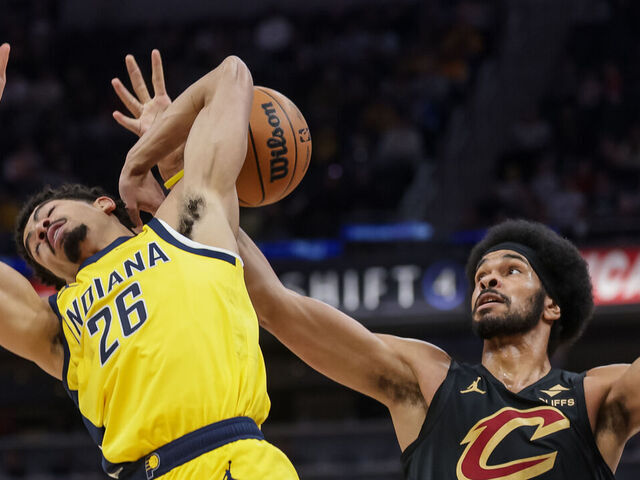 INDIANAPOLIS, INDIANA - JANUARY 6: Ben Sheppard #26 of the Indiana Pacers has the ball knocked away by Jarrett Allen #31 of the Cleveland Cavaliers during the first half at Gainbridge Fieldhouse on January 6, 2026 in Indianapolis, Indiana.