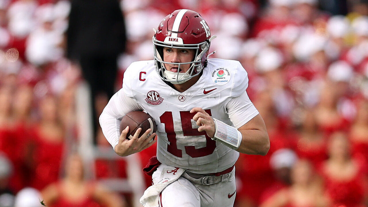 PASADENA, CALIFORNIA - JANUARY 01: Ty Simpson #15 of the Alabama Crimson Tide in action against the Indiana Hoosiers in the College Football Playoff Quarterfinal at Rose Bowl Stadium on January 01, 2026 in Pasadena, California.