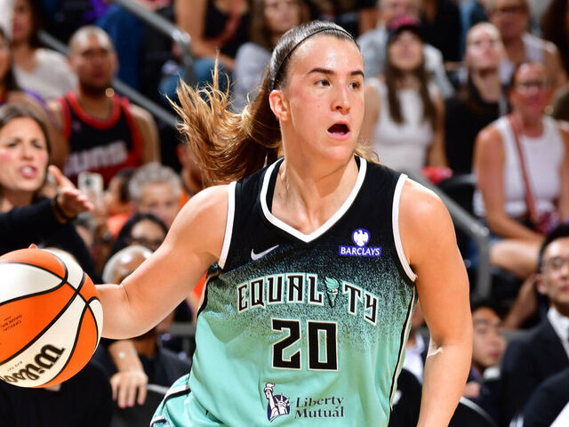 PHOENIX, AZ - SEPTEMBER 19: Sabrina Ionescu #20 of the New York Liberty handles the ball during the game against the Phoenix Mercury during Game Three Round One of the 2025 WNBA Playoffs on September 19, 2025 at PHX Arena in Phoenix, Arizona. Mandatory Copyright Notice: Copyright 2025 NBAE