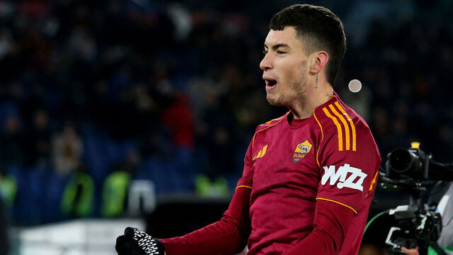 ROME, ITALY - JANUARY 10: Matias Soule of AS Roma celebrates after scoring the team's second goal during the Serie A match between AS Roma and US Sassuolo Calcio at Stadio Olimpico on January 10, 2026 in Rome, Italy.