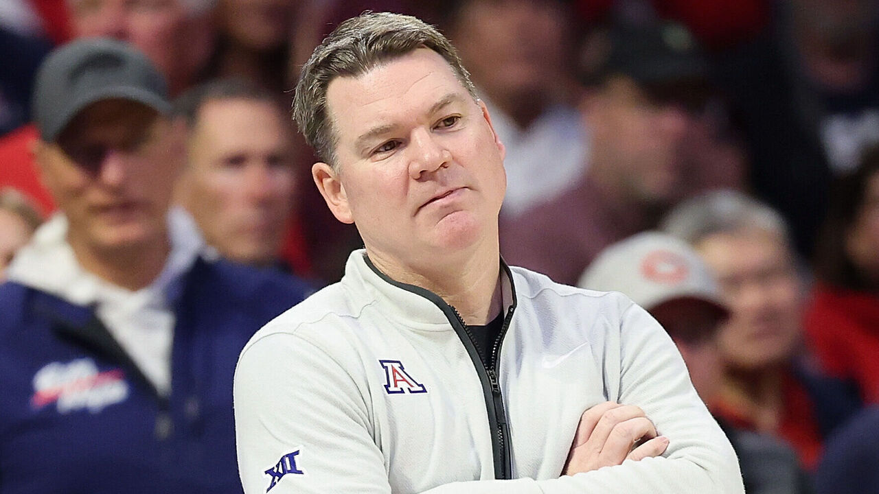 TUCSON, ARIZONA - JANUARY 07: Head coach Tommy Lloyd of the Arizona Wildcats reacts during the second half of the NCAAB game against the Kansas State Wildcats at McKale Center on January 07, 2026 in Tucson, Arizona.