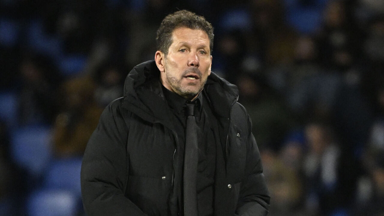 Atletico Madrid's Argentine coach Diego Simeone reacts during the Spanish League football match between Real Sociedad and Club Atletico de Madrid at Anoeta Stadium in San Sebastian on January 4, 2026.
