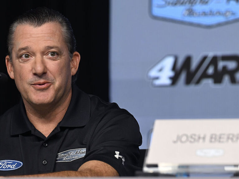 Stewart returns to NASCAR in Ram Truck debut at Daytona