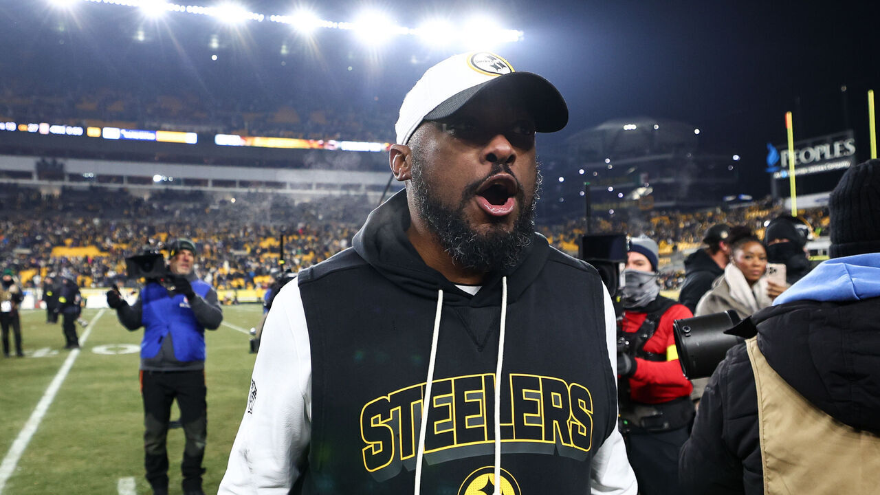 PITTSBURGH, PENNSYLVANIA - JANUARY 4: Head coach Mike Tomlin of the Pittsburgh Steelers reacts after winning the game against the Baltimore Ravens at Acrisure Stadium on January 4, 2026 in Pittsburgh, Pennsylvania.