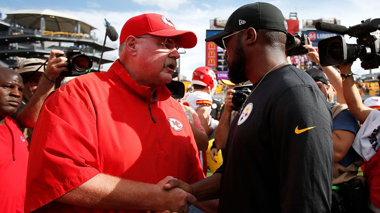 PITTSBURGH, PA - SEPTEMBER 16: Head coach Andy Reid of the Kansas City Chiefs shakes hands with head coach Mike Tomlin of the Pittsburgh Steelers at the conclusion of a 42-37 Chiefs victory at Heinz Field on September 16, 2018 in Pittsburgh, Pennsylvania.