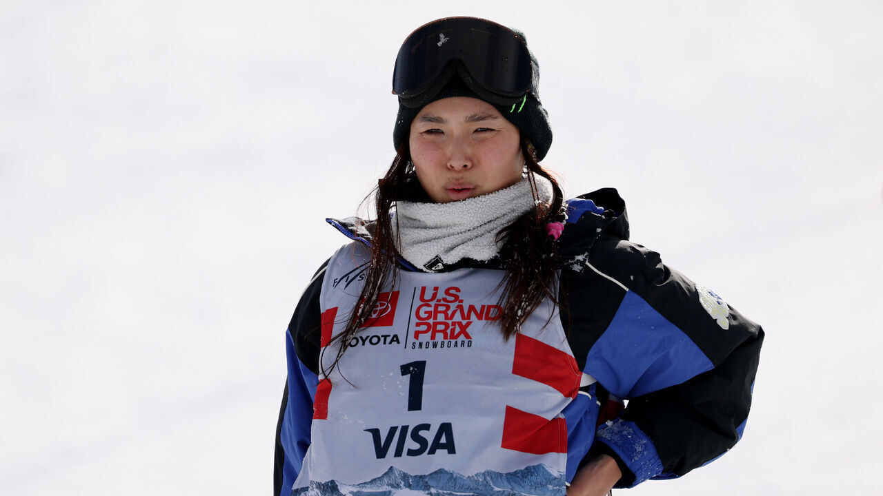COPPER MOUNTAIN, COLORADO - DECEMBER 19: Chloe Kim of the United States reacts to an injury sustained during training prior to competing in the Women's Snowboard Halfpipe Finals during the Toyota US Grand Prix 2025 at Copper Mountain on December 19, 2025 in Copper Mountain, Colorado.