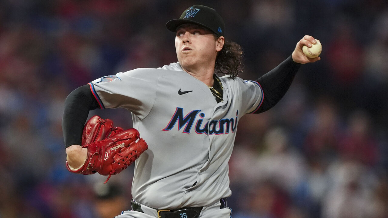 PHILADELPHIA, PENNSYLVANIA - SEPTEMBER 24: Ryan Weathers #35 of the Miami Marlins delivers a pitch in the game against the Philadelphia Phillies at Citizens Bank Park on September 24, 2025 in Philadelphia, Pennsylvania.