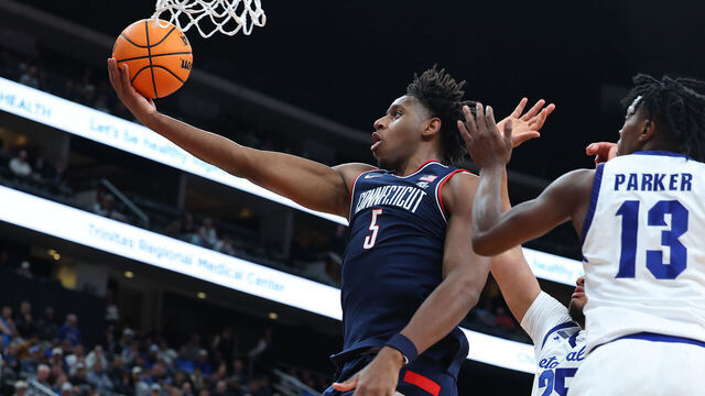 NEWARK NJ - JANUARY 13: Tarris Reed Jr. #5 of the UConn Huskies drives to the basket during the game against the Seton Hall Pirates on January 13, 2026 at Prudential Center in Newark New Jersey.