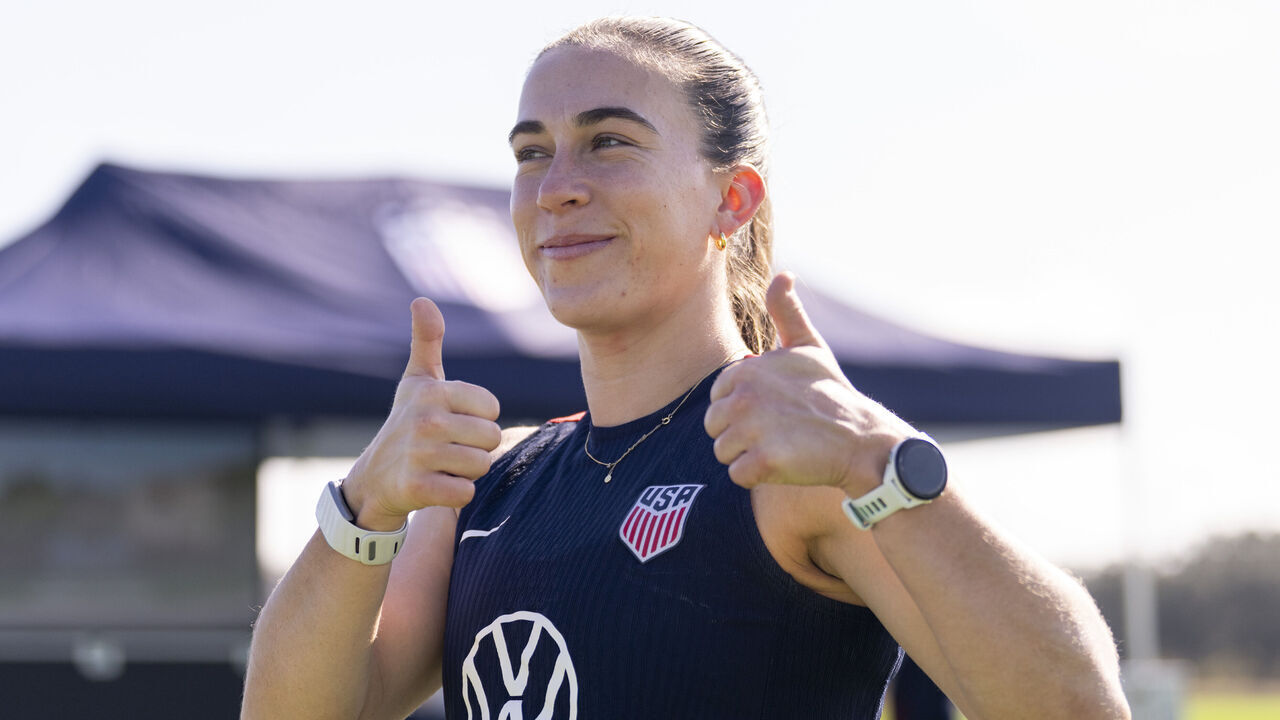 CHAMPIONSGATE, FL - NOVEMBER 25: Sam Coffey of the United States warms up before USWNT training at the training fields on November 25, 2025 in Championsgate, Florida.