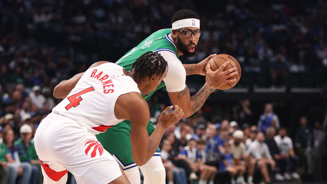 DALLAS, TX - OCTOBER 26: Anthony Davis #3 of the Dallas Mavericks looks to pass the ball during the game against the Toronto Raptors on October 26, 2025 at American Airlines Center in Dallas, Texas. Mandatory Copyright Notice: Copyright 2025 NBAE