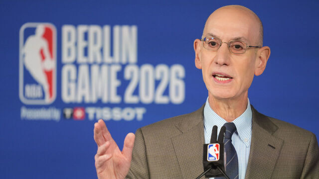15 January 2026, Berlin: Basketball: NBA, Orlando Magic - Memphis Grizzlies, Main round, Main round games, 85th game day, Uber Arena, NBA commissioner Adam Silver speaks during the pre-game press conference. Photo: Soeren Stache/dpa