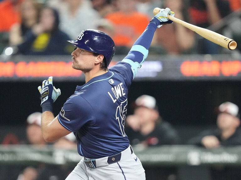 Report: Rays deal Lowe to Angels, land Lux from Reds in 3-team trade