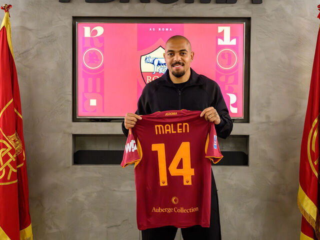 ROME, ITALY - JANUARY 16: AS Roma new signing Donyell Malen poses with his new jersey after signing the contract for the club at Centro Sportivo Fulvio Bernardini on January 16, 2026 in Rome, Italy.