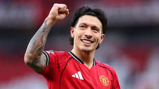 MANCHESTER, ENGLAND - JANUARY 17: Lisandro Martinez of Manchester United celebrate at full time during the Premier League match between Manchester United and Manchester City at Old Trafford on January 17, 2026 in Manchester, England.