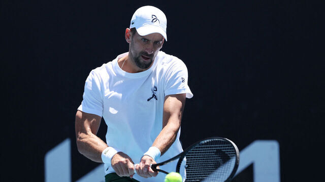 Serbia's Novak Djokovic takes part in a practice session ahead of the 2026 Australian Open tennis tournament in Melbourne on January 17, 2026. / --IMAGE RESTRICTED TO EDITORIAL USE - STRICTLY NO COMMERCIAL USE--