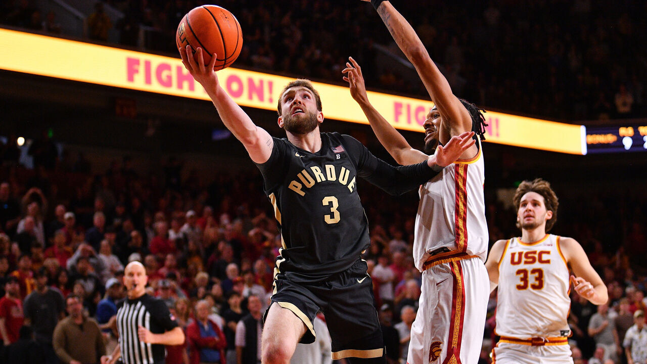 LOS ANGELES, CA - JANUARY 17: Purdue Boilermakers guard Braden Smith (3) drives in for a layup during the college basketball game between the Purdue Boilermakers and the USC Trojans on January 17, 2026 at Galen Center in Los Angeles, CA.