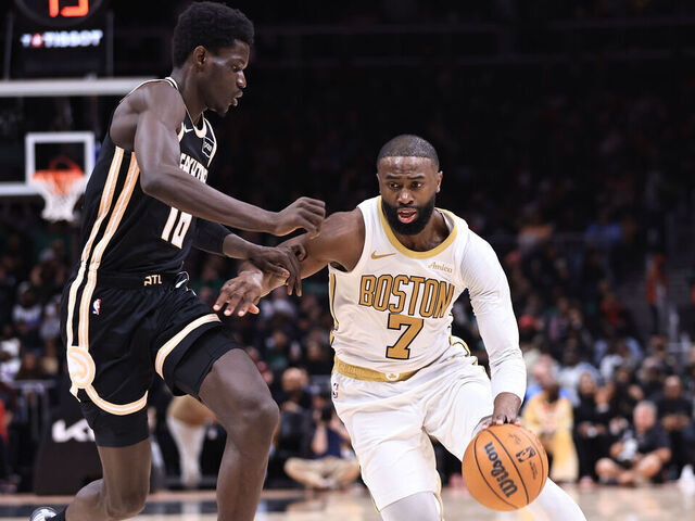 ATLANTA, GA - JANUARY 17: Jaylen Brown #7 of the Boston Celtics drives to the basket during the game against the Atlanta Hawks on January 17, 2026 at State Farm Arena in Atlanta, Georgia. NOTE TO USER: User expressly acknowledges and agrees that, by downloading and/or using this Photograph, user is consenting to the terms and conditions of the Getty Images License Agreement. Mandatory Copyright Notice: Copyright 2026 NBAE