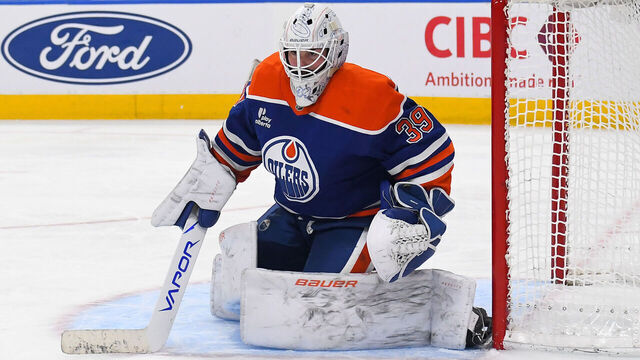 EDMONTON, CANADA - JANUARY 15: Connor Ingram #39 of the Edmonton Oilers tends the net during a game against the New York Islanders at Rogers Place on January 15, 2026, in Edmonton, Alberta, Canada.
