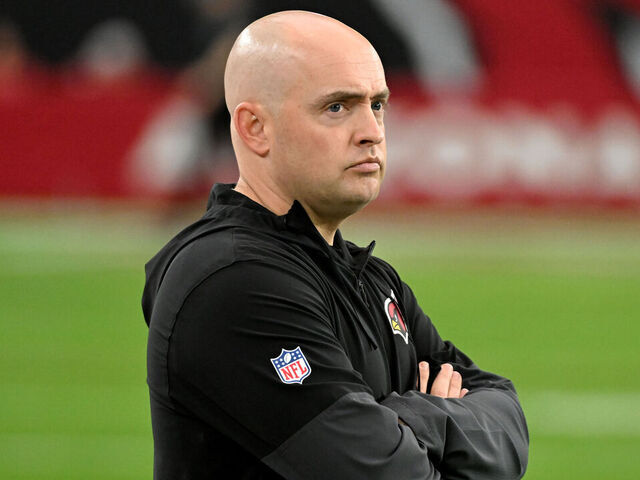 GLENDALE, ARIZONA - NOVEMBER 23: Offensive Coordinator Drew Petzing of the Arizona Cardinals prepares for the Jacksonville Jaguars during the NFL 2025 game at State Farm Stadium on November 23, 2025 in Glendale, Arizona.