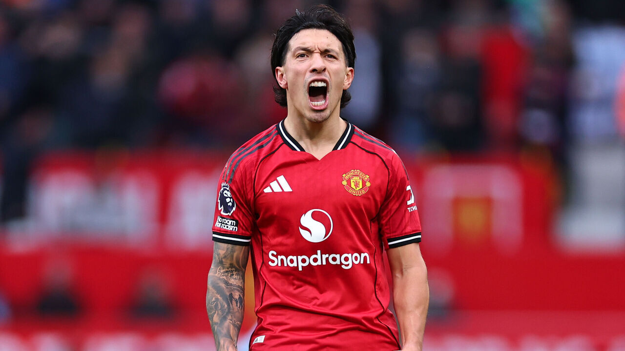 MANCHESTER, ENGLAND - JANUARY 17: Lisandro Martinez of Manchester United celebrates during the Premier League match between Manchester United and Manchester City at Old Trafford on January 17, 2026 in Manchester, England.