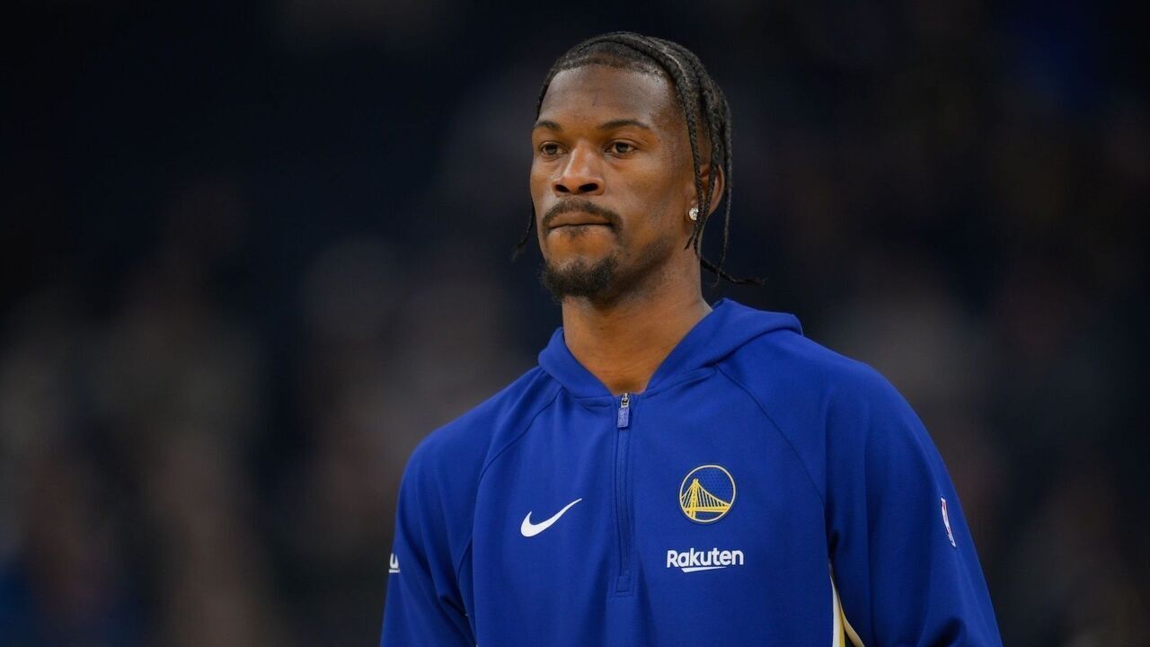 SAN FRANCISCO, CALIFORNIA - JANUARY 19: âââââââJimmy Butler III of Warriors warms up during the pregame of the NBA game 23 between Miami Heat and Golden State Warriors in San Francisco at Chase Center on January 19, 2026 in San Francisco, California, United States.